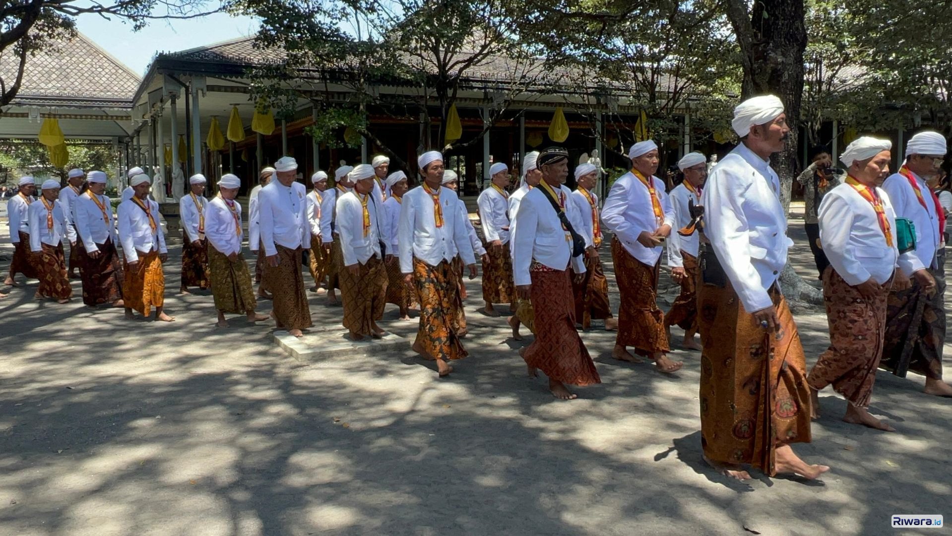 Abdi Dalem Konco Kaji Kraton Surakarta Hadiningrat